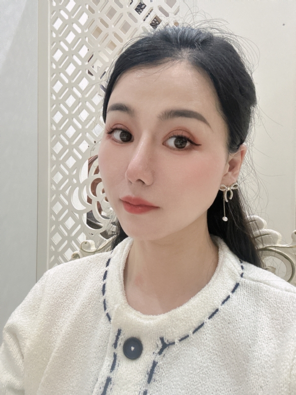 金莉的第一张照片--深圳红颜知己交友网